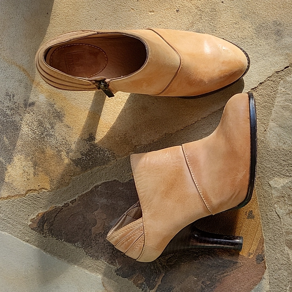 Frye Valerie Leather Piping Bootie